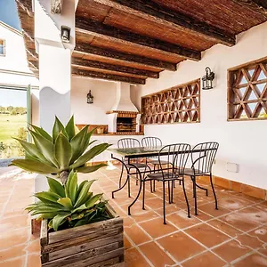 Rosas Cantares. Casa Julia , Pizarra España